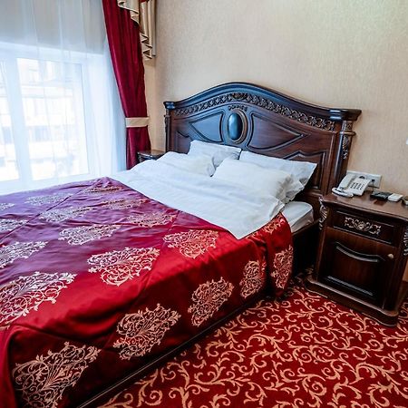 Valencia Hotel Krasnodar Eksteriør billede