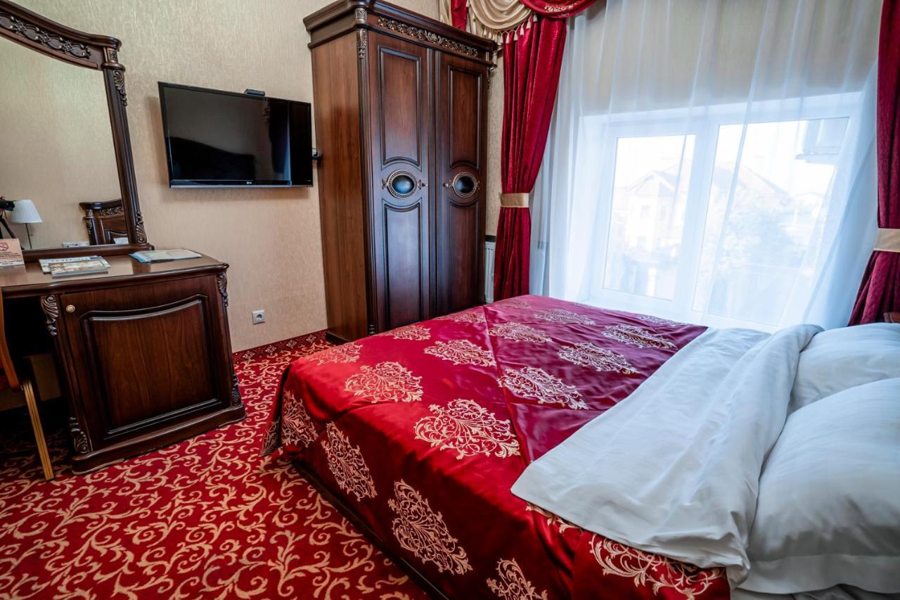 Valencia Hotel Krasnodar Eksteriør billede