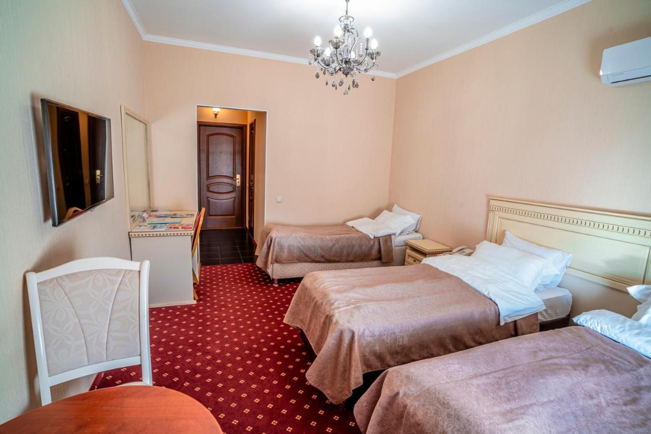 Valencia Hotel Krasnodar Eksteriør billede