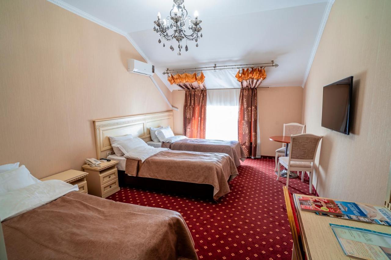 Valencia Hotel Krasnodar Eksteriør billede